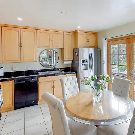 Dog-Friendly California Home With Patio, Near Hiking